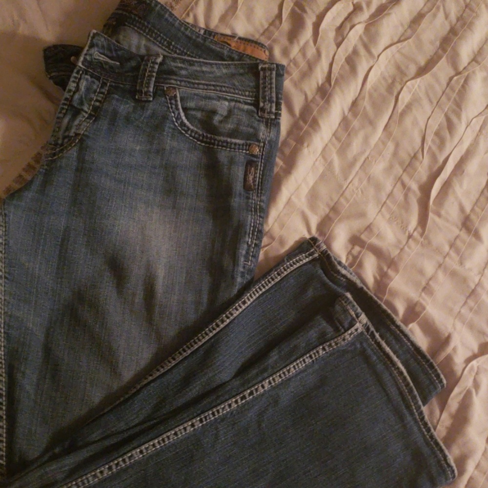 Silver Jeans - Picture 2 of 3